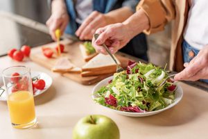 Duy trì nội tiết tố thông qua chế độ dinh dưỡng lành mạnh 